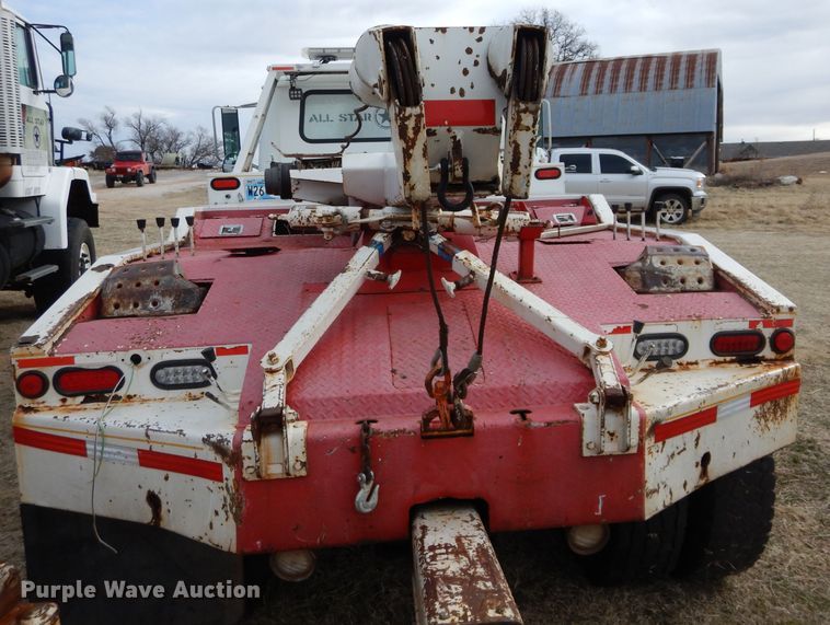 image for item DH3730 1996 International 4700 tow truck