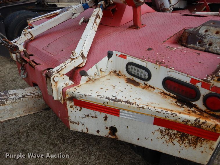 image for item DH3730 1996 International 4700 tow truck