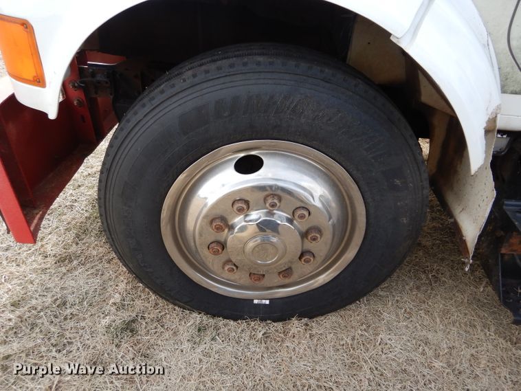 image for item DH3730 1996 International 4700 tow truck