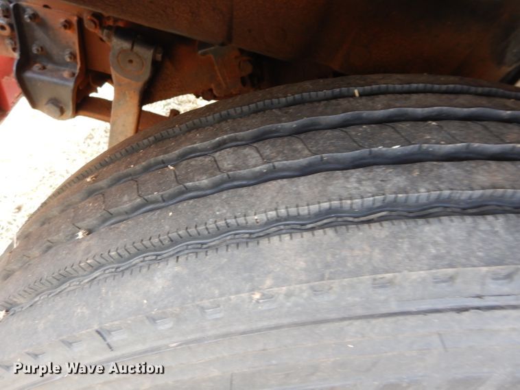 image for item DH3730 1996 International 4700 tow truck