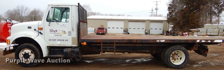 image for item DH4380 1995 International 4700 flatbed truck