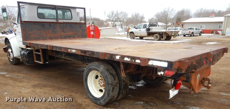 image for item DH4380 1995 International 4700 flatbed truck