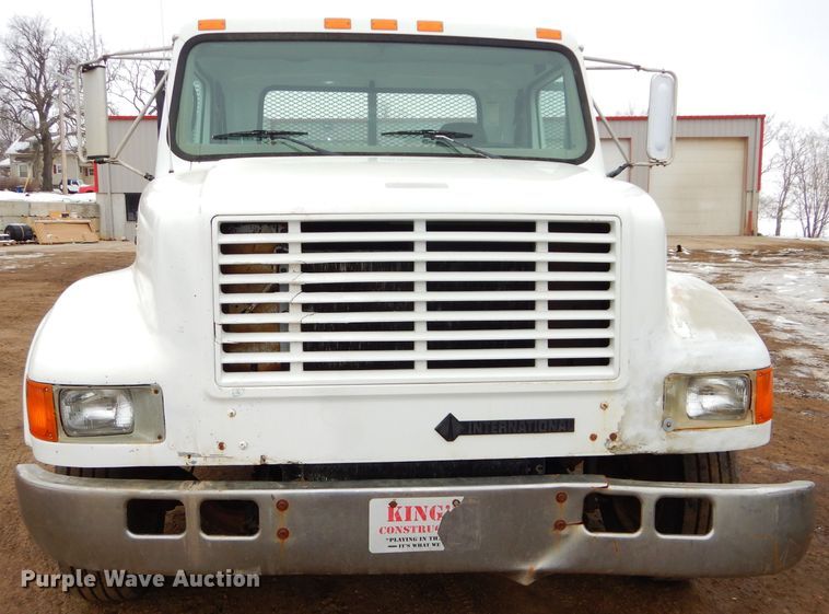 image for item DH4380 1995 International 4700 flatbed truck