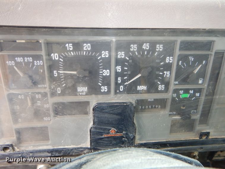 image for item DH4380 1995 International 4700 flatbed truck