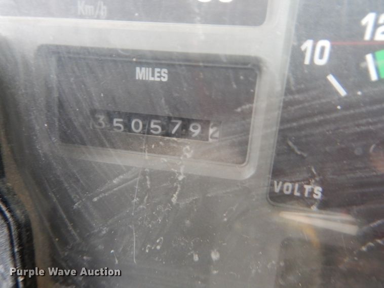 image for item DH4380 1995 International 4700 flatbed truck