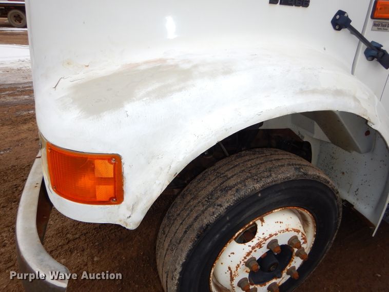 image for item DH4380 1995 International 4700 flatbed truck