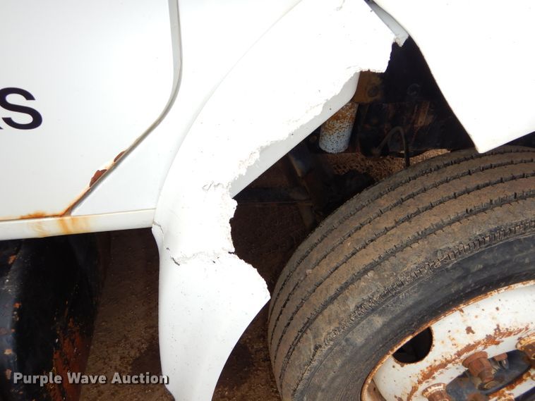 image for item DH4380 1995 International 4700 flatbed truck