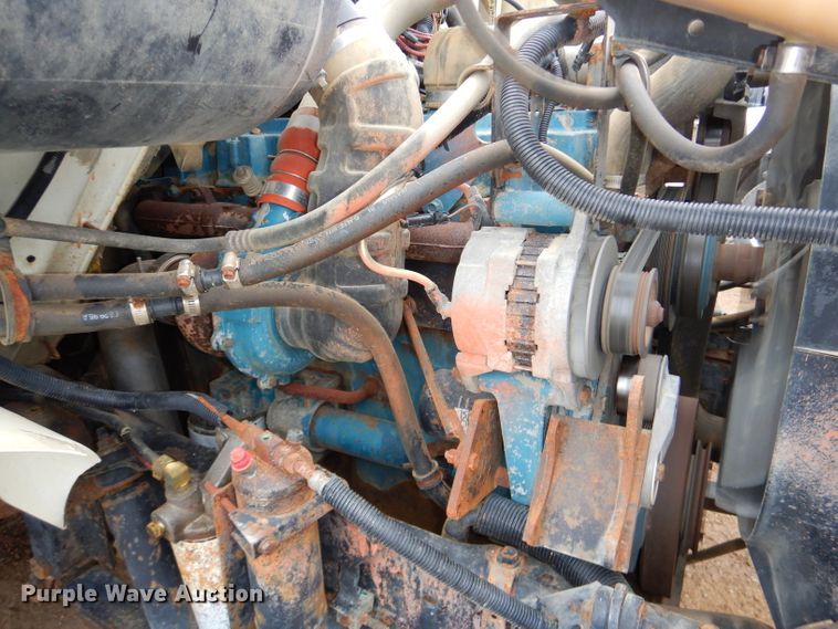 image for item DH4380 1995 International 4700 flatbed truck