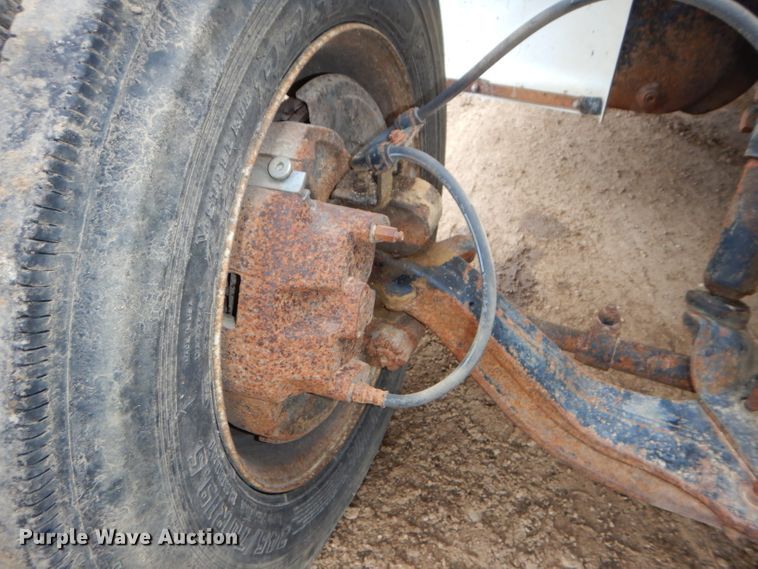 image for item DH4380 1995 International 4700 flatbed truck