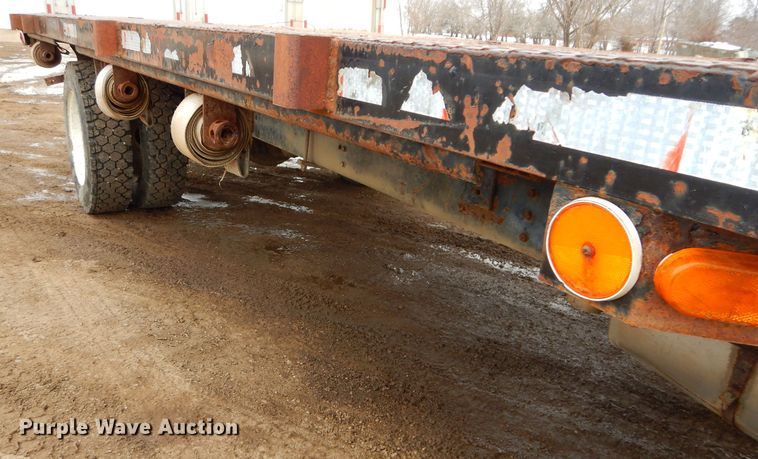 image for item DH4380 1995 International 4700 flatbed truck