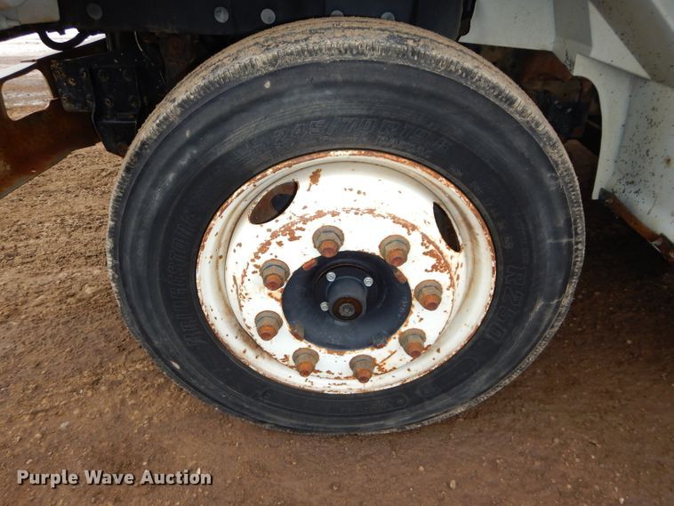 image for item DH4380 1995 International 4700 flatbed truck