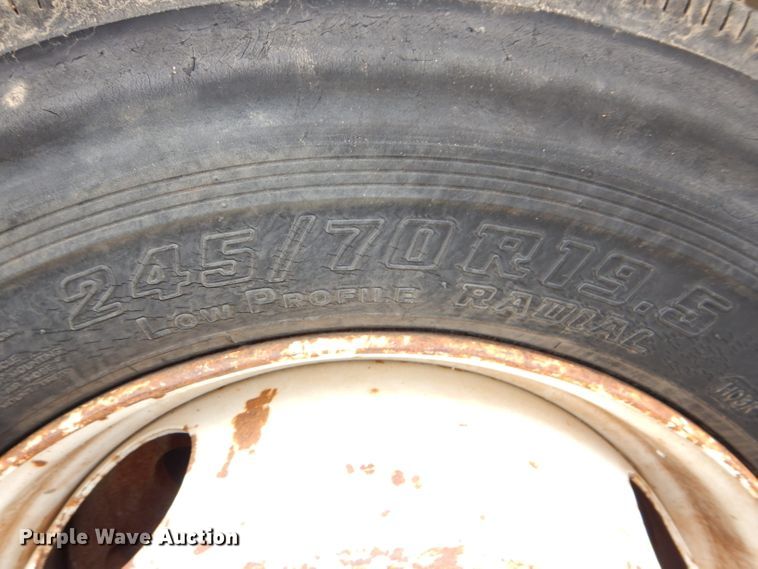 image for item DH4380 1995 International 4700 flatbed truck