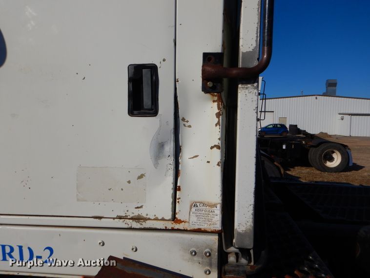 image for item DH4385 2004 Ottawa 30 yard truck