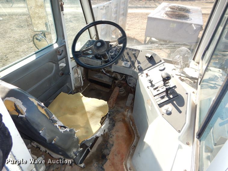 image for item DH4385 2004 Ottawa 30 yard truck