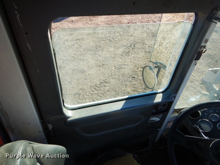 image for item DH4385 2004 Ottawa 30 yard truck