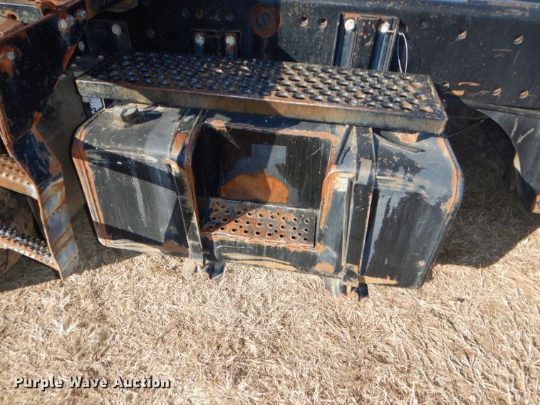 image for item DH4385 2004 Ottawa 30 yard truck