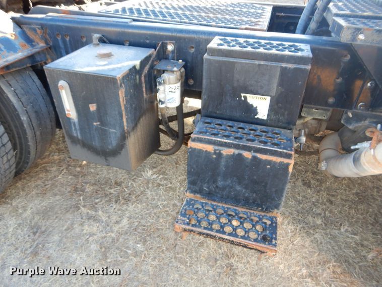 image for item DH4385 2004 Ottawa 30 yard truck