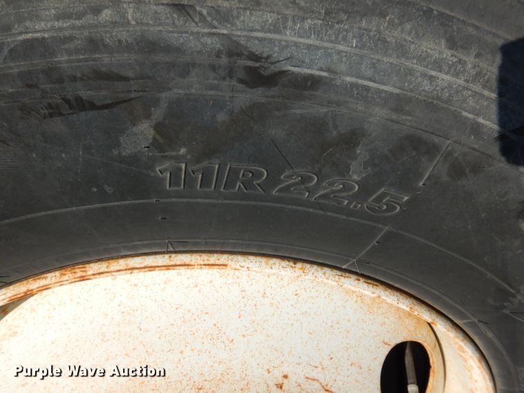 image for item DH4385 2004 Ottawa 30 yard truck