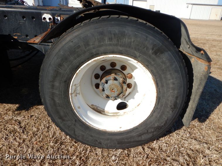 image for item DH4385 2004 Ottawa 30 yard truck