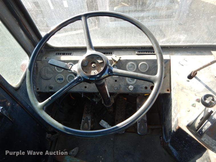 image for item DH4386 1990 Capacity yard truck