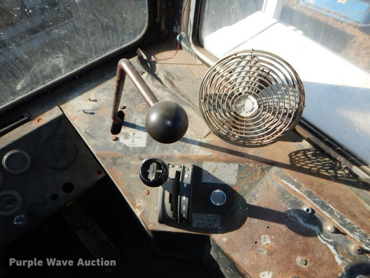 image for item DH4386 1990 Capacity yard truck