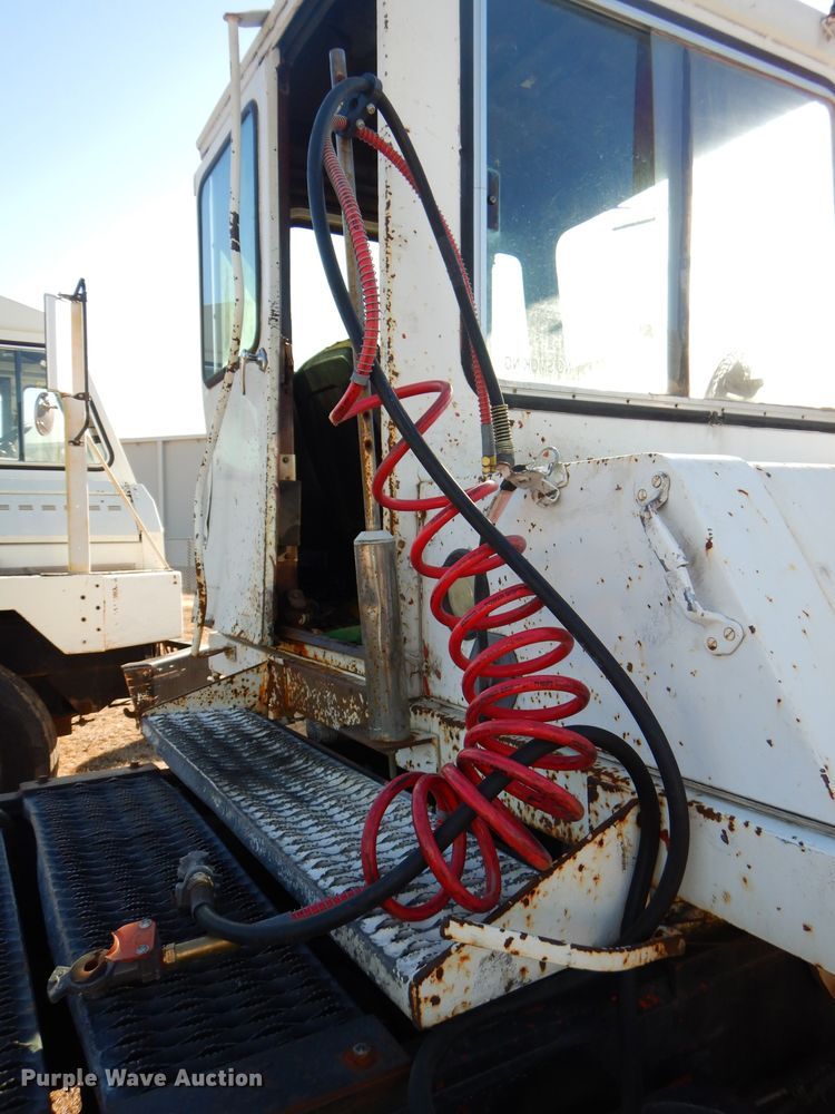 image for item DH4386 1990 Capacity yard truck