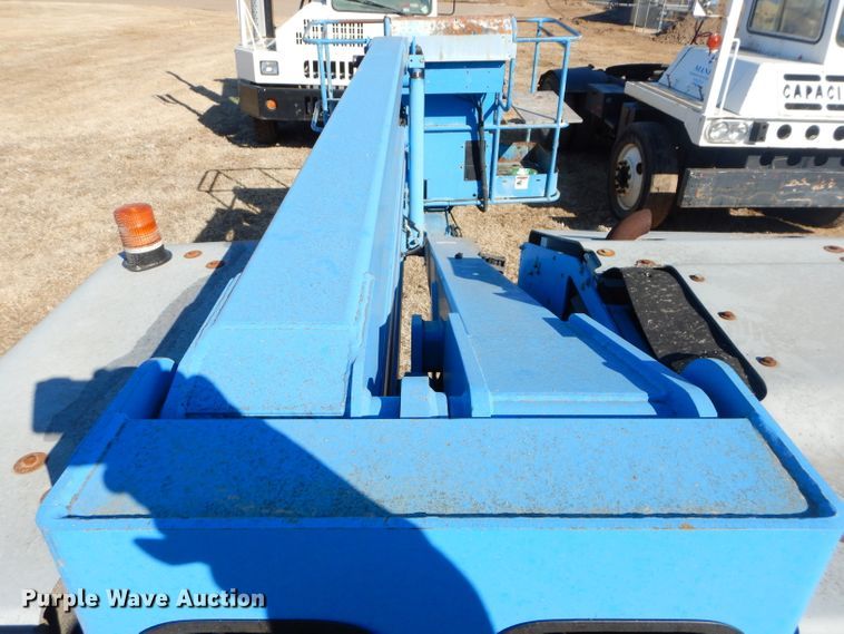 image for item DH4388 2000 Genie Z45/25 boom lift