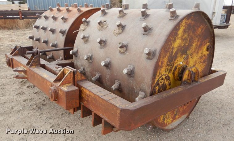 image for item DH4789 F.W. McCoy Co sheepsfoot double drum roller