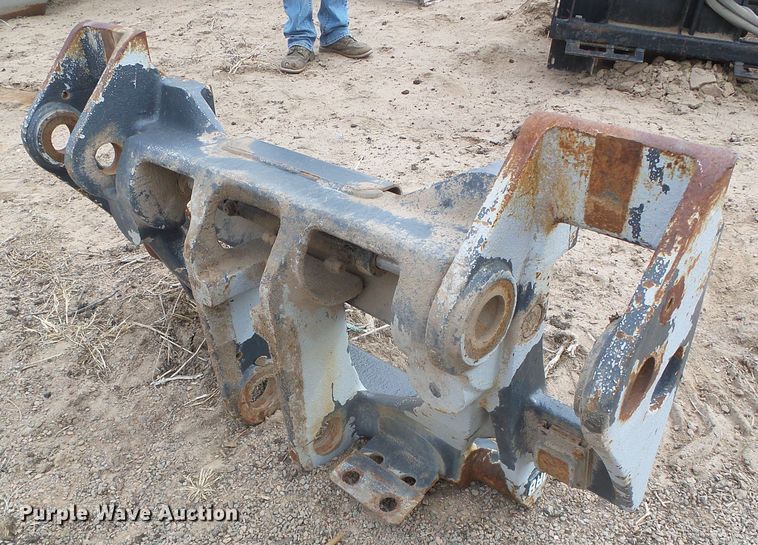 image for item DH4793 Paladin 624 hydraulic quick coupler