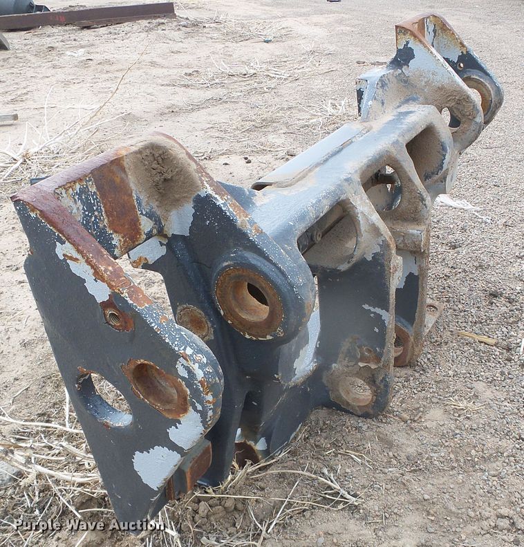 image for item DH4793 Paladin 624 hydraulic quick coupler