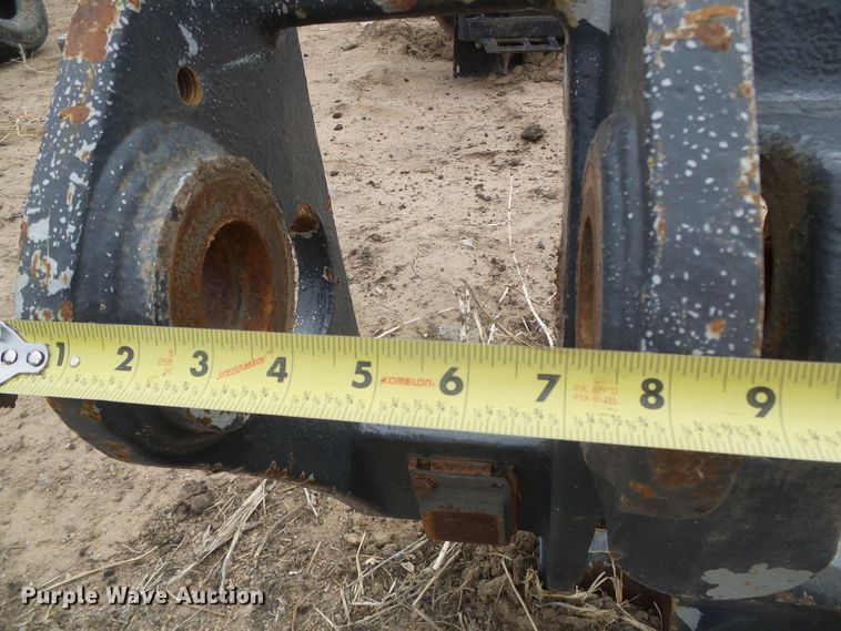 image for item DH4793 Paladin 624 hydraulic quick coupler