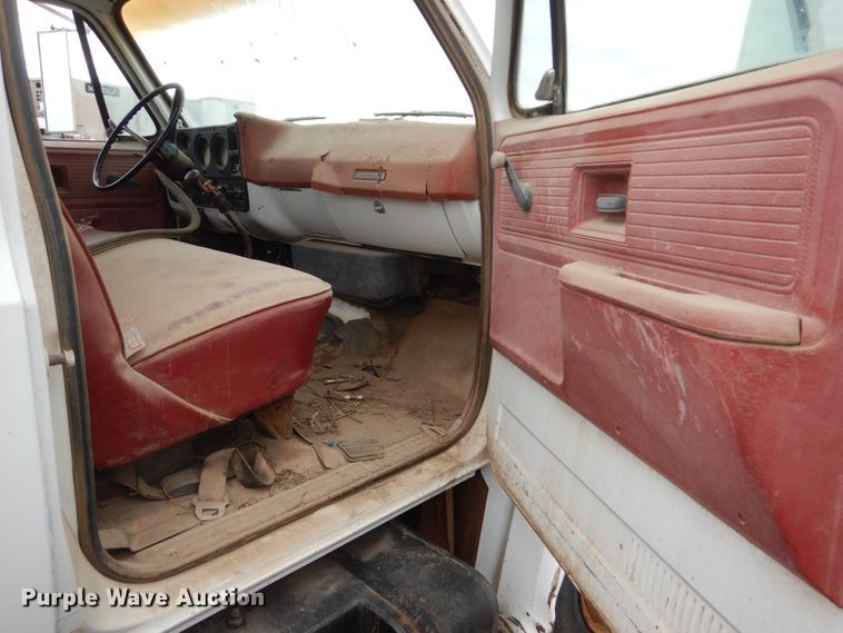 image for item DH4795 1977 Chevrolet C65 fuel truck