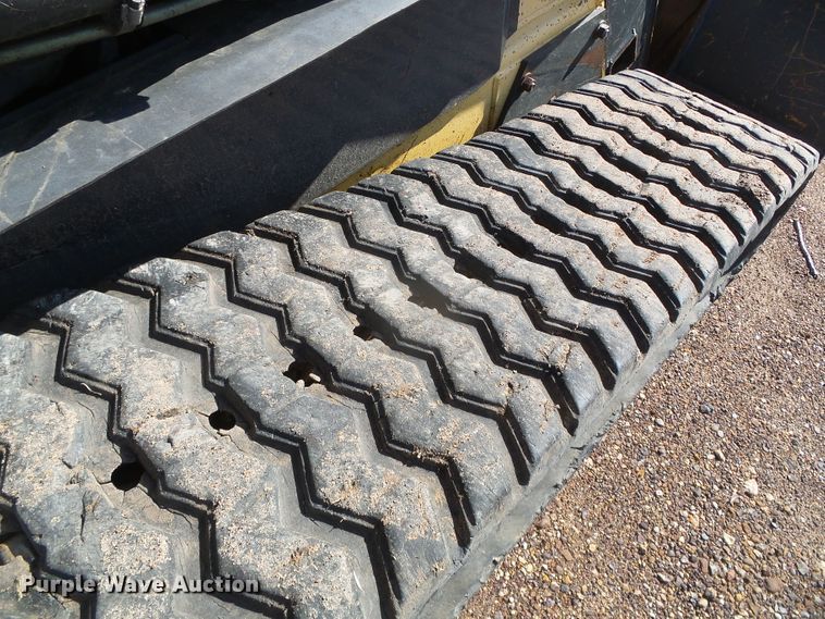 image for item DH4808 2007 New Holland C185 skid steer