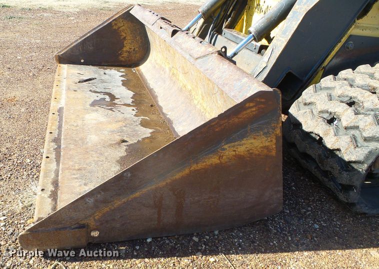 image for item DH4808 2007 New Holland C185 skid steer