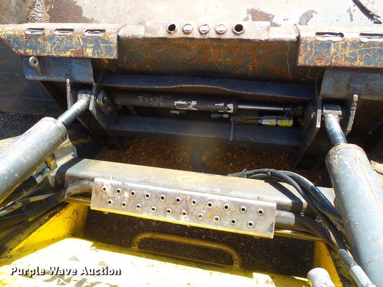 image for item DH4808 2007 New Holland C185 skid steer