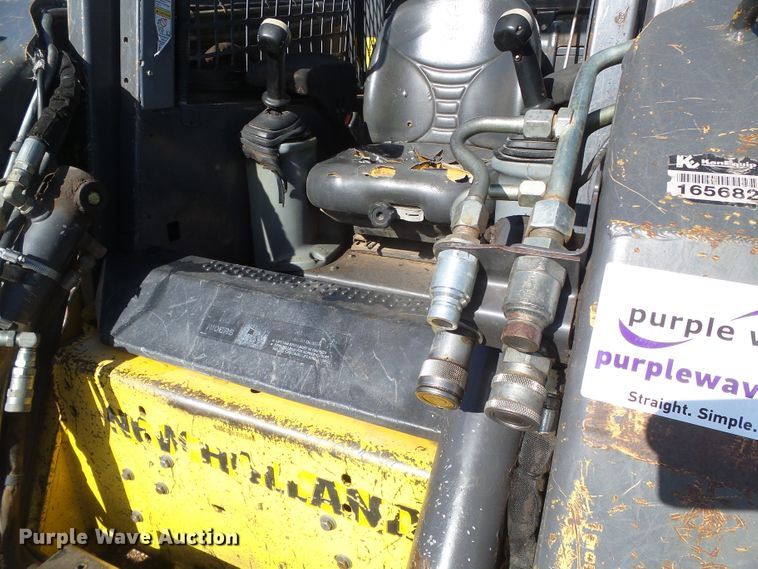 image for item DH4808 2007 New Holland C185 skid steer