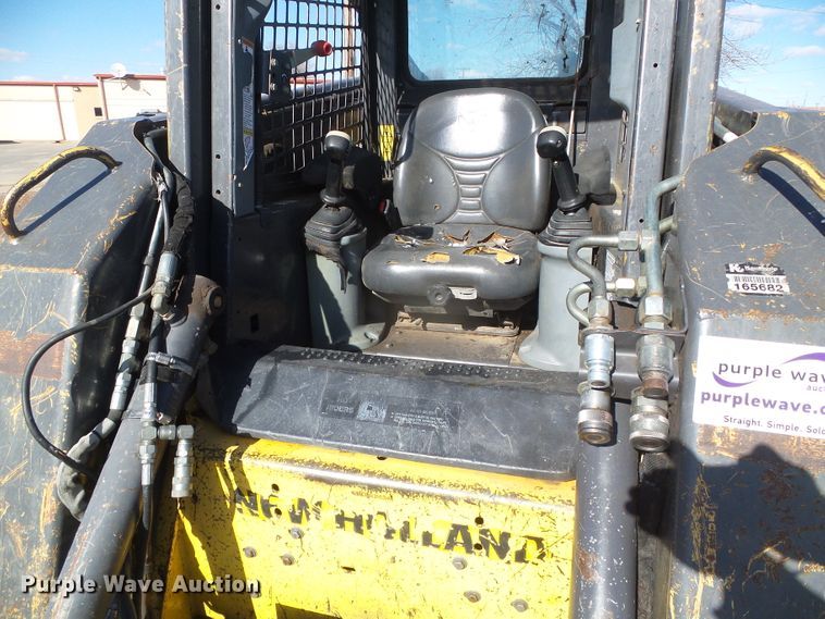 image for item DH4808 2007 New Holland C185 skid steer