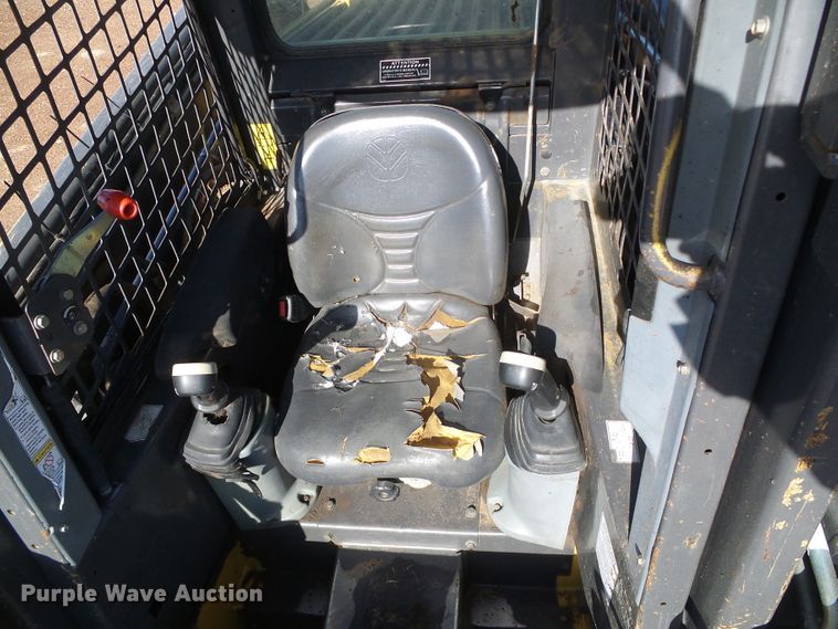 image for item DH4808 2007 New Holland C185 skid steer