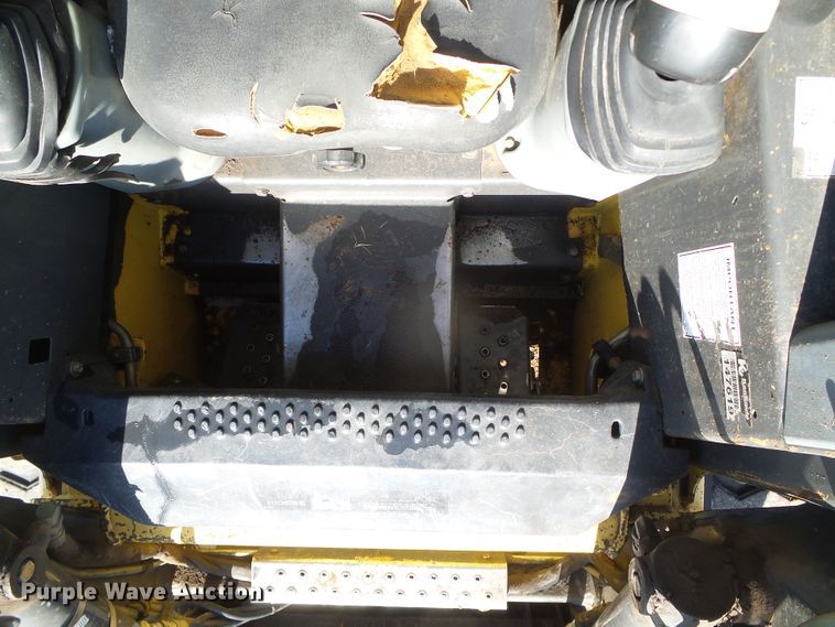 image for item DH4808 2007 New Holland C185 skid steer