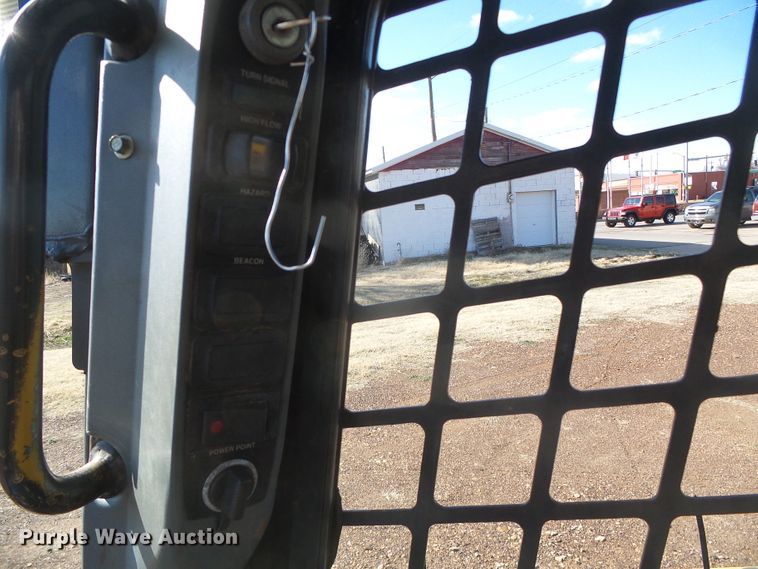 image for item DH4808 2007 New Holland C185 skid steer