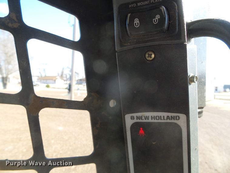 image for item DH4808 2007 New Holland C185 skid steer