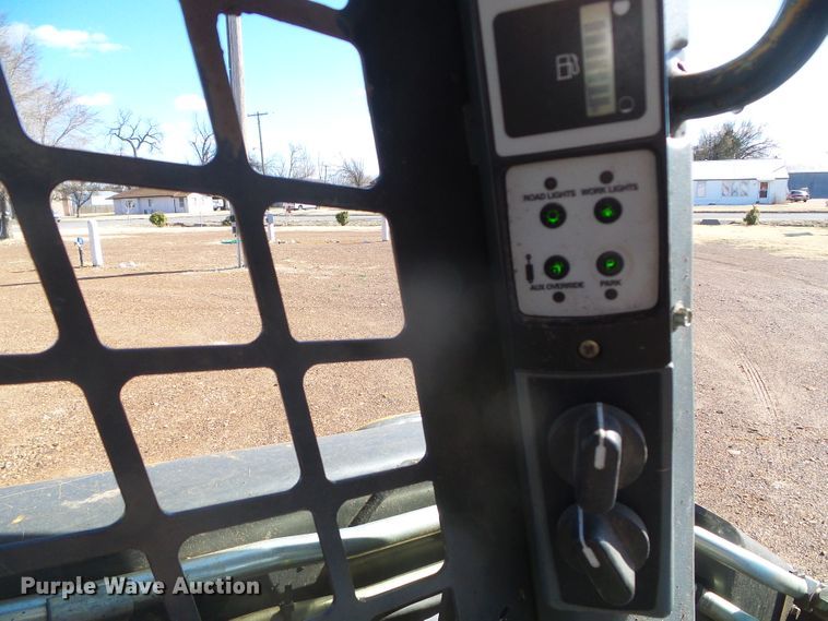 image for item DH4808 2007 New Holland C185 skid steer