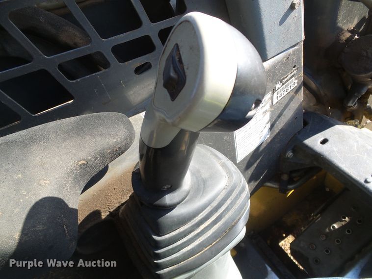 image for item DH4808 2007 New Holland C185 skid steer