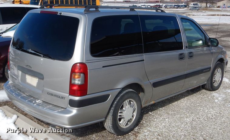 image for item DH6420 2004 Chevrolet Venture LS van