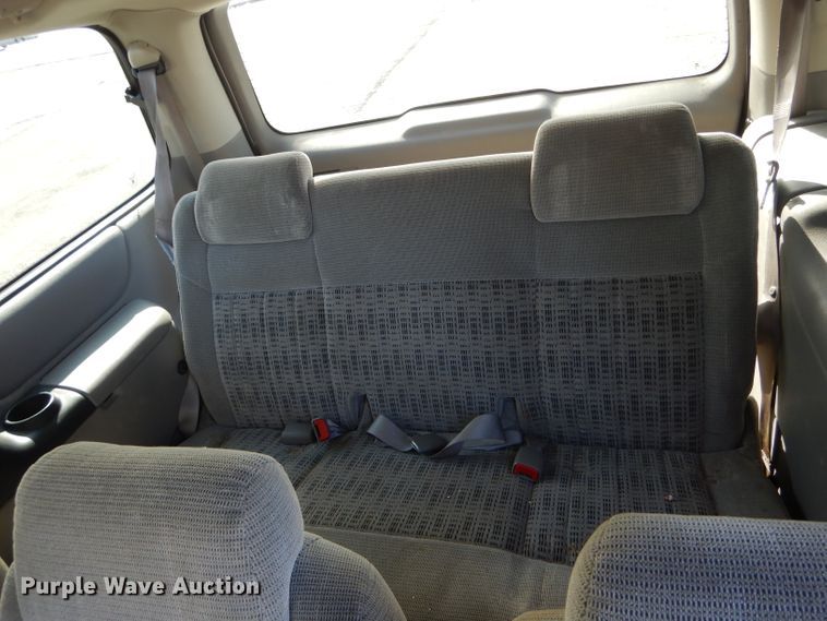 image for item DH6420 2004 Chevrolet Venture LS van