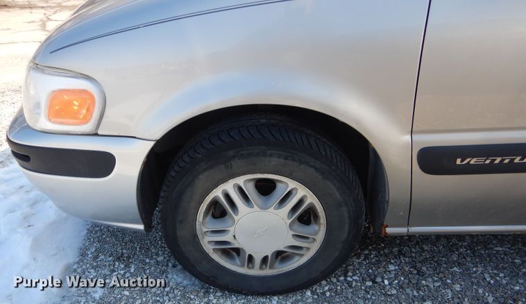 image for item DH6420 2004 Chevrolet Venture LS van