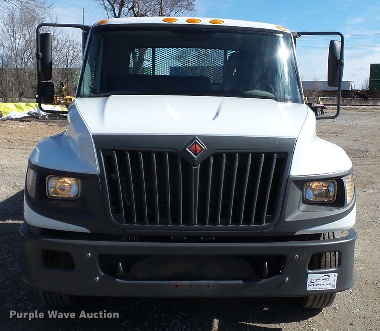 image for item DH7840 2012 International TerraStar flatbed truck