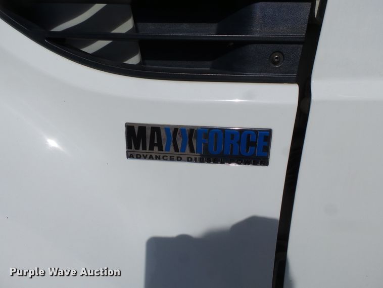 image for item DH7840 2012 International TerraStar flatbed truck