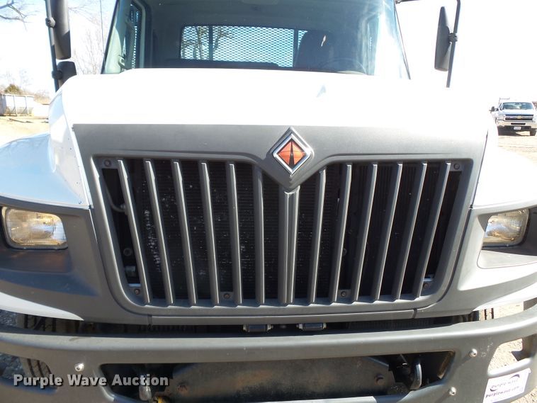 image for item DH7840 2012 International TerraStar flatbed truck