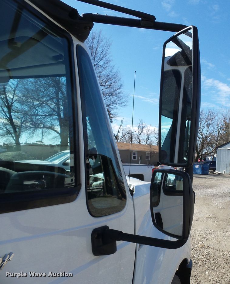 image for item DH7840 2012 International TerraStar flatbed truck